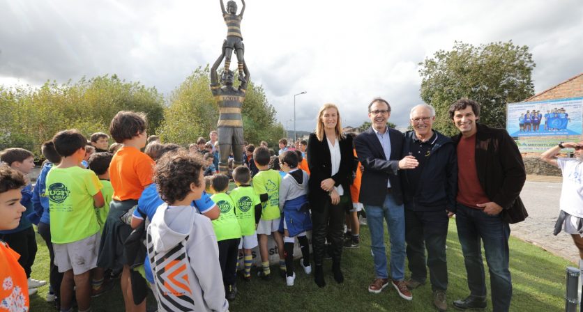 Estátua evocativa no âmbito dos 50 anos do Rugby Club da Lousã