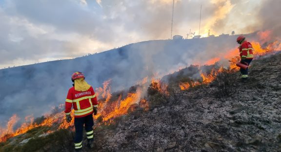 Projeto Europeu FIRE-RES realiza ação de fogo controlado na Serra da Lousã