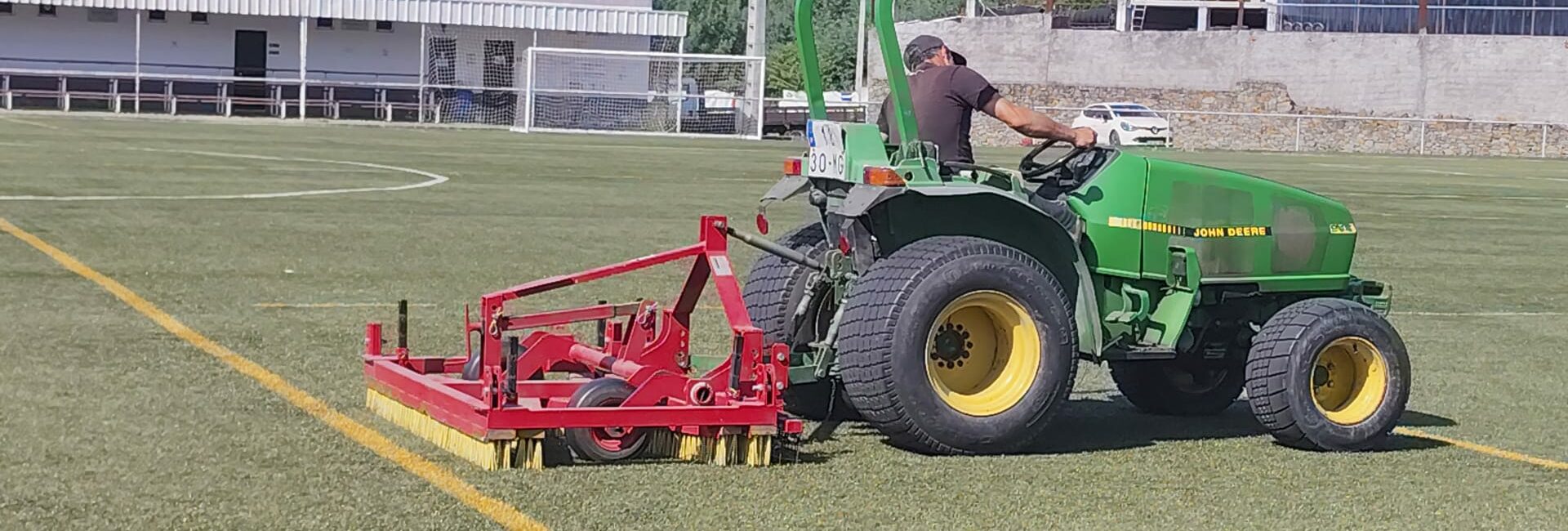 Câmara Municipal da Lousã reforça apoio aos clubes com manutenção dos campos sintéticos